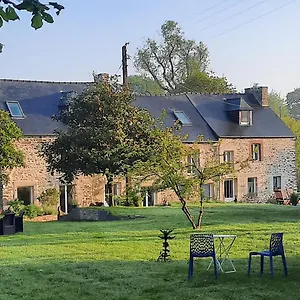 L'eau Qui Dort - Et Tables D'hotes Bed and breakfast